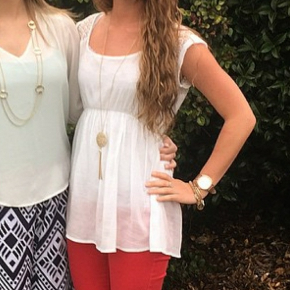 White lace sleeve tee small